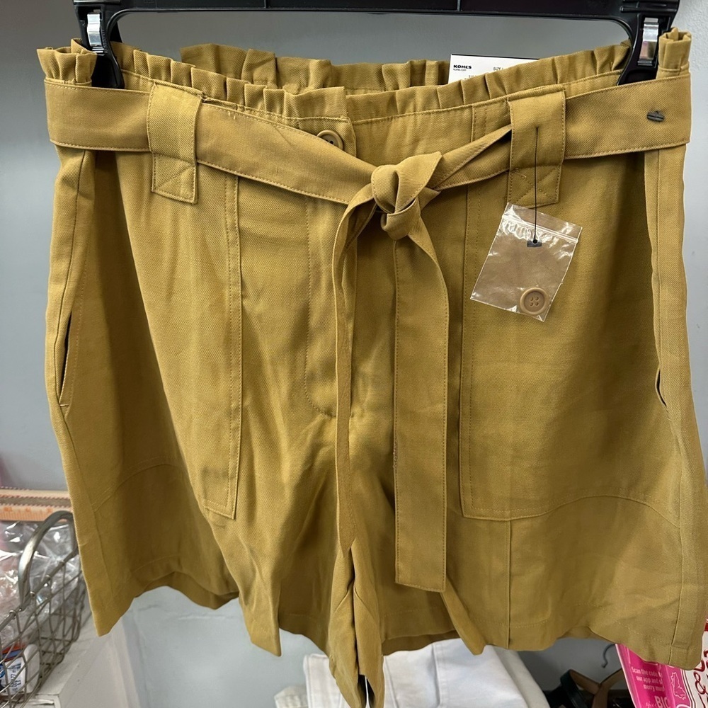 Nine West Mustard High Waist Women's Shorts - Picture 2 of 6